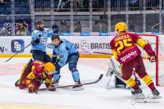 HC Slovan Bratislava - HK Dukla Trenčín HC Slovan Bratislava - HK Dukla Trenčín