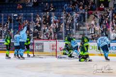 HC Slovan Bratislava - Vlci Žilina HC Slovan Bratislava - Vlci Žilina